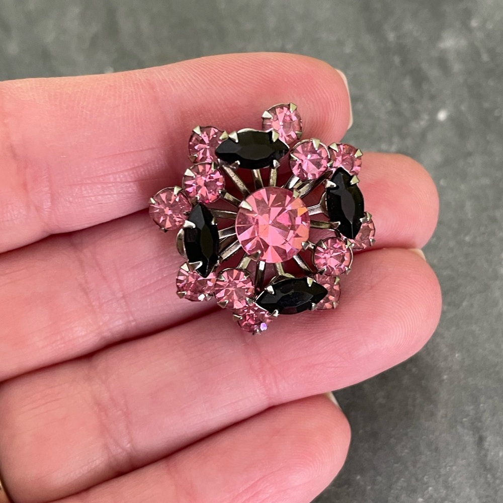Vintage Pink Black Crystal Brooch - Picture 7 of 7